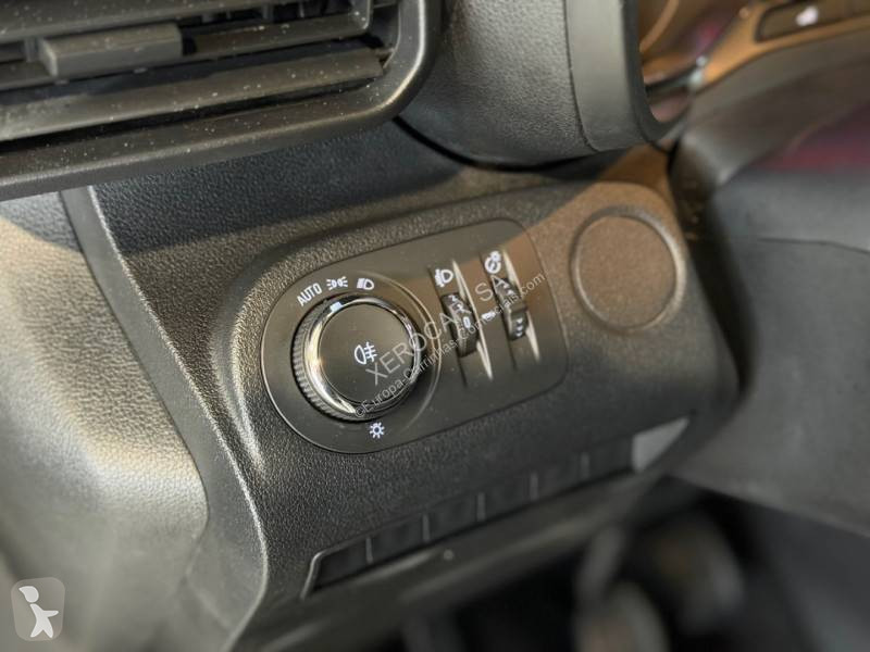 عربة نفعية Opel 1.5 CDTi 100HP 3L
