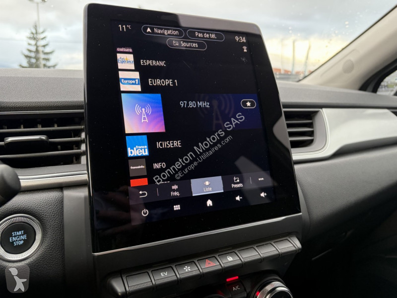 Samochód dostawczy Renault (2) techno E-Tech...