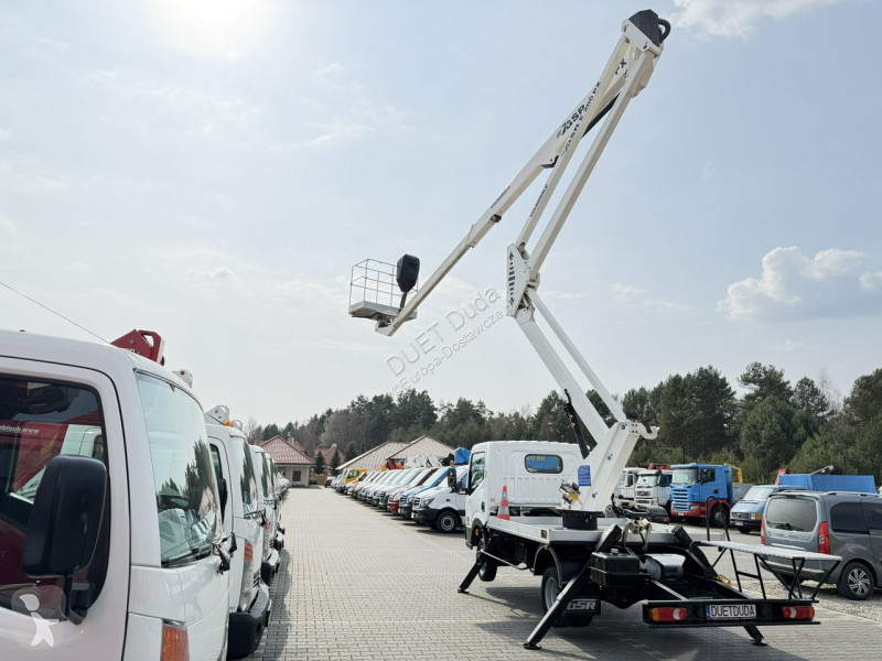 Nissan  Transporter