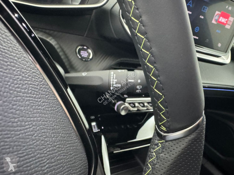 Véhicule utilitaire Peugeot 1.2 Hybrid 145 GT...
