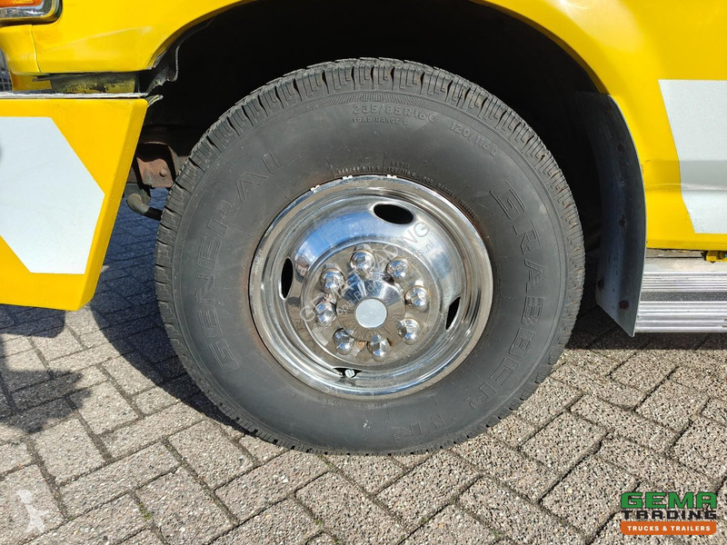 عربة نفعية Ford XLT 4x2 Century FI-7789-093T...