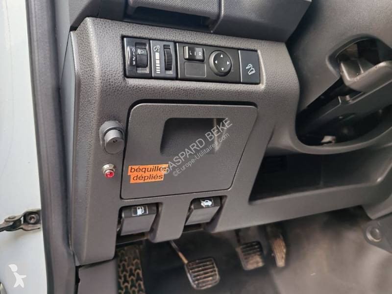 Samochód dostawczy Isuzu