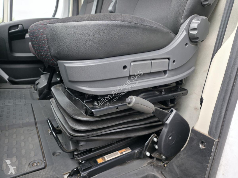 Peugeot BOXER Asphalt 335 L2H2 2.2 BlueHDi 140...