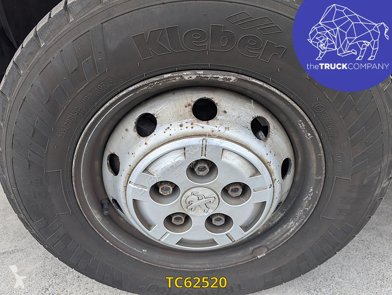 Furgoneta Peugeot 3t3 2l blue hdi 110 pack