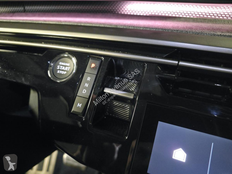 عربة نفعية Peugeot 3008 1.2i Hybrid -136 - BV...