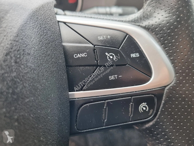 Samochód dostawczy Iveco 40C18 3.0D Koffer GVW...