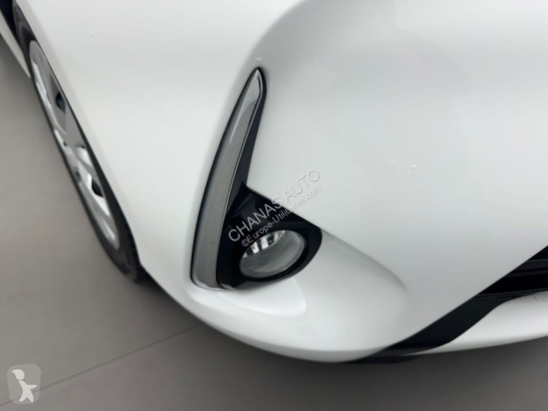 عربة نفعية Toyota Hybride 100h France Business