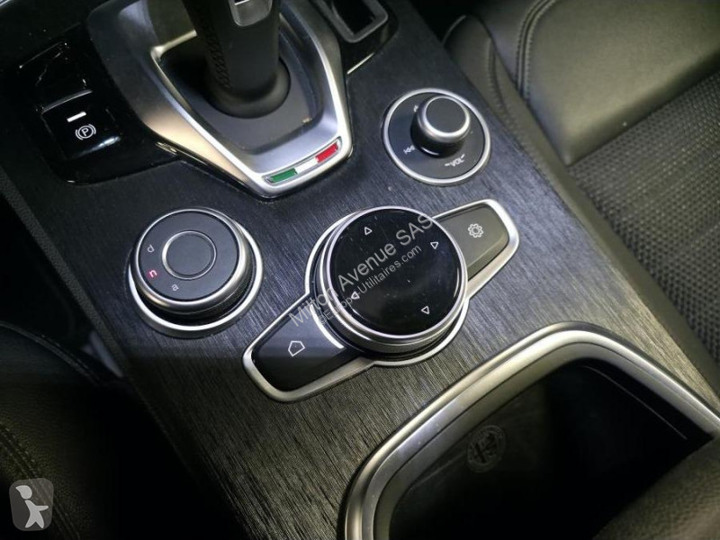Samochód dostawczy Alfa-Roméo STELVIO 2.2 D -...