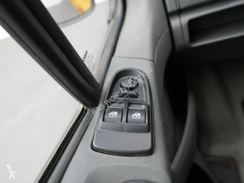 Véhicule utilitaire Iveco 35S11