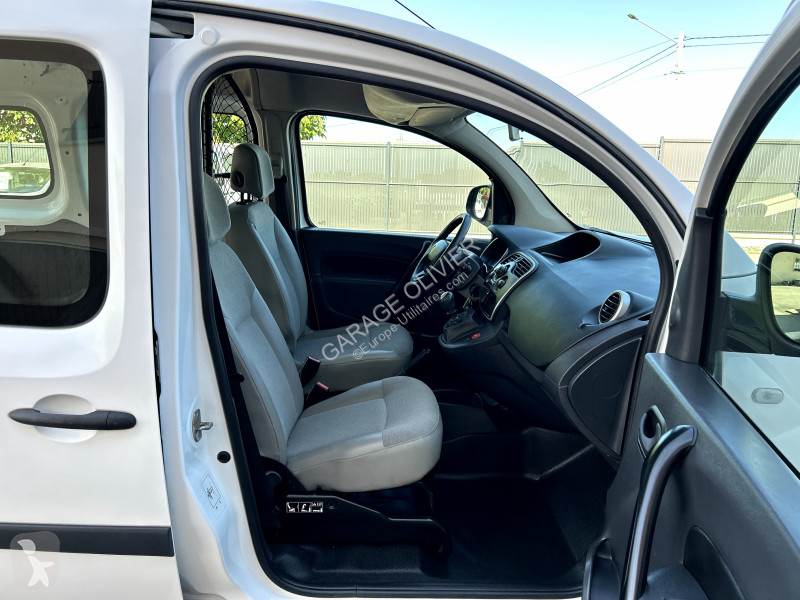 Véhicule utilitaire Renault Maxi Grand Volume...