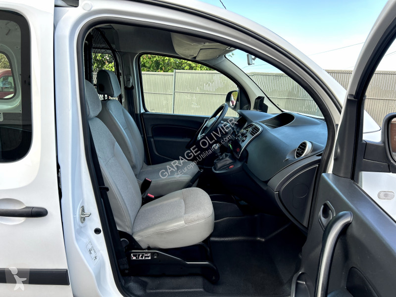 Лекотоварен автомобил Renault Maxi Grand Volume...
