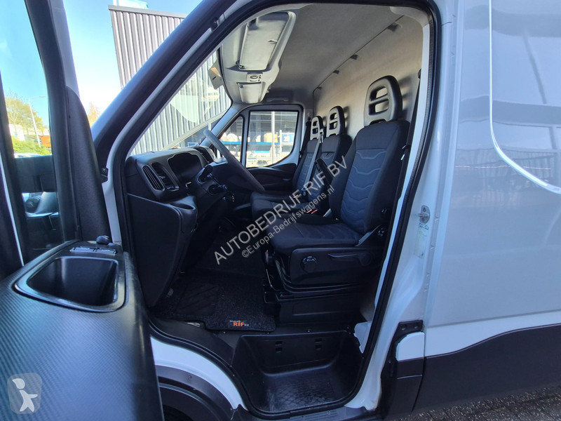 Furgoneta Iveco 35C15 3.0D L2H2 EURO6 GVW 3500KG