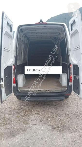 Лекотоварен автомобил Mercedes 3posti TRAZIONE...
