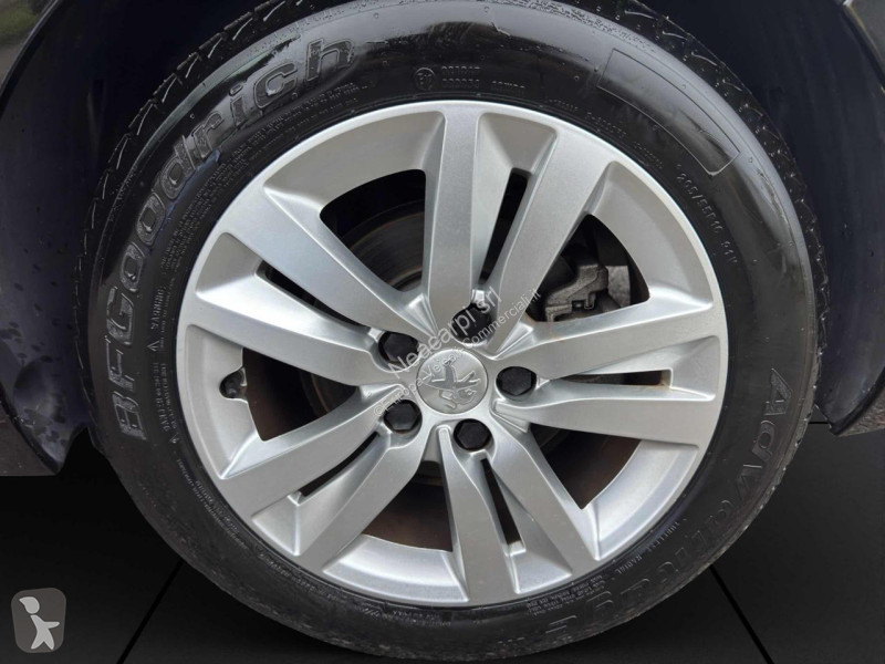 عربة نفعية Peugeot