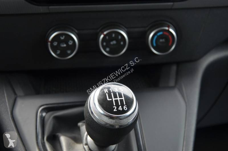 Samochód dostawczy Renault