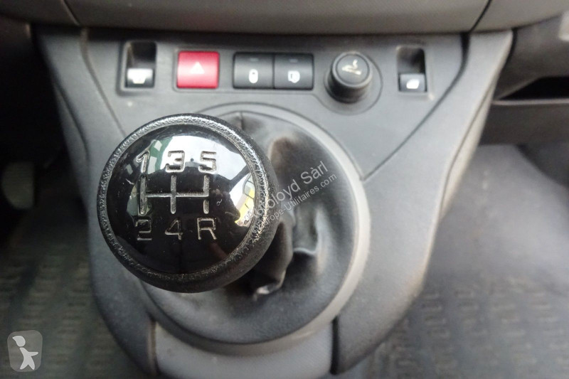 Véhicule utilitaire Peugeot PARTNER 1,6 HDI 99