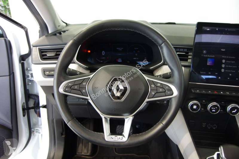 Samochód dostawczy Renault (2) Initiale Paris...