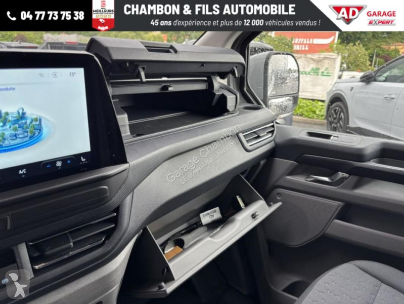 Véhicule utilitaire Ford FOURGON 320 L2H1 2.0...