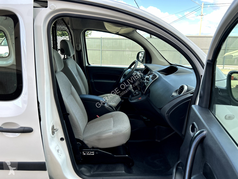 Véhicule utilitaire Renault Maxi Grand Volume...