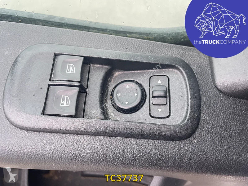 Véhicule utilitaire Renault 145.35 klubb