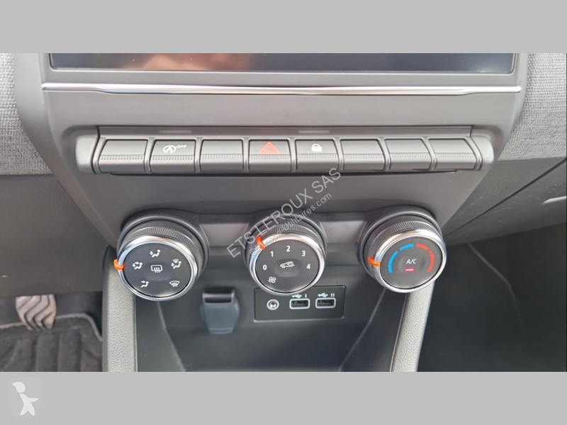 عربة نفعية Renault CLIO V
