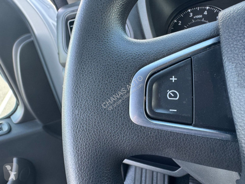 Лекотоварен автомобил Renault L2H2 2.3 dCi 145...