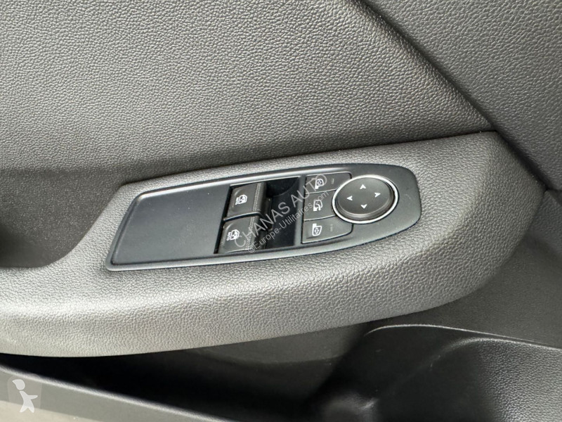 Комерційні автомобілі Renault 1.0 TCe 100 Zen Pack
