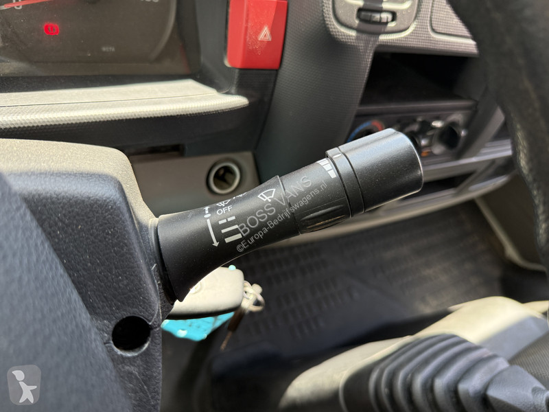 Samochód dostawczy Nissan 130PK 3.0 Kipper 3L...