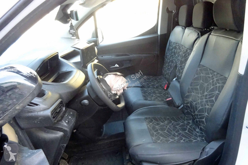 Véhicule utilitaire Peugeot PARTNER 1,5 HDI 100