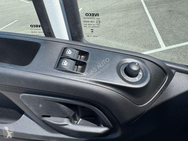 Véhicule utilitaire Iveco 35C18 A8 180CV 3L...
