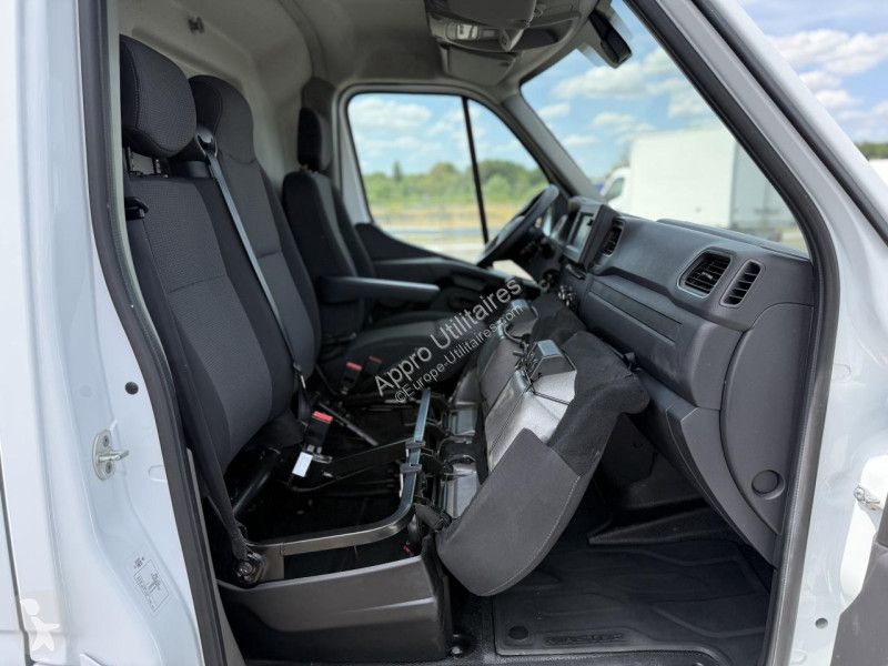 Véhicule utilitaire Renault MASTER Grand...