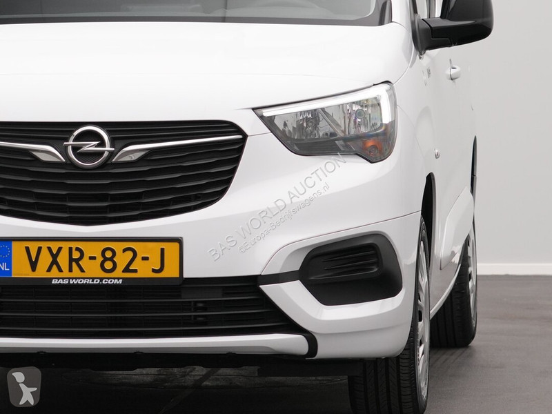 Лекотоварен автомобил Opel 110pk