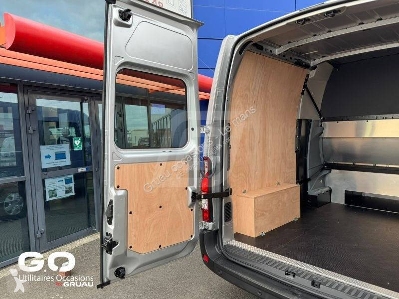 Samochód dostawczy Nissan