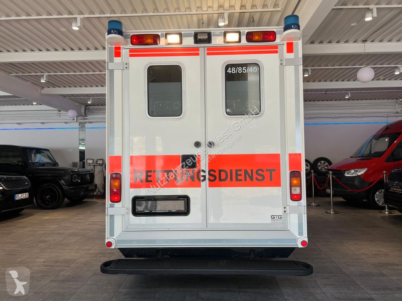Véhicule utilitaire Mercedes 516 CDI...