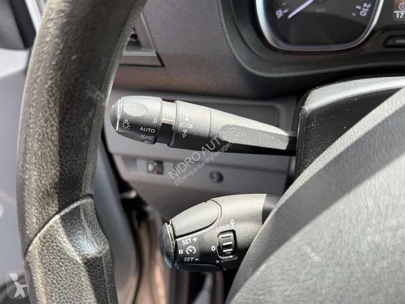 عربة نفعية Toyota 2.0 D Professional 2x...