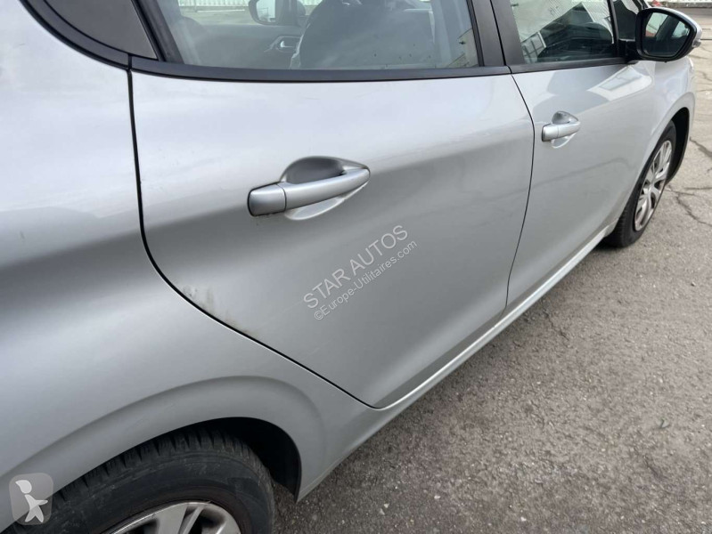 عربة نفعية Peugeot