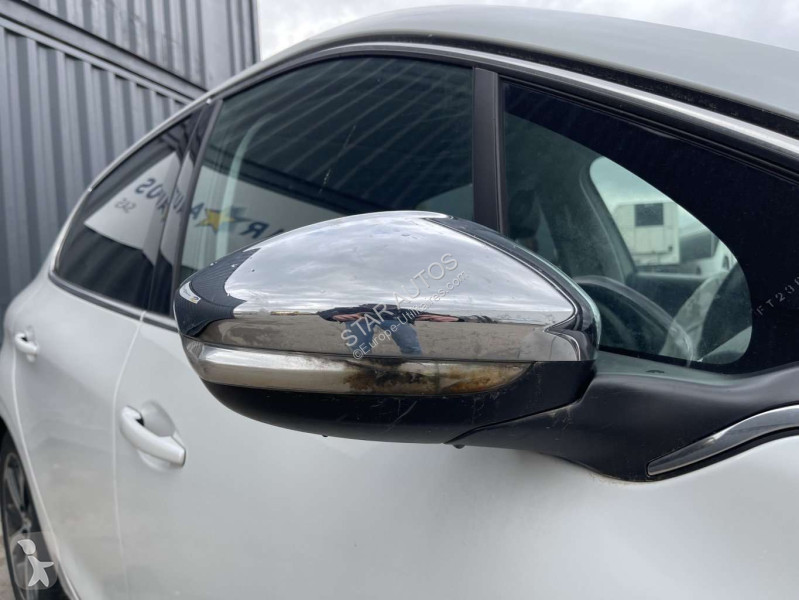 عربة نفعية Peugeot