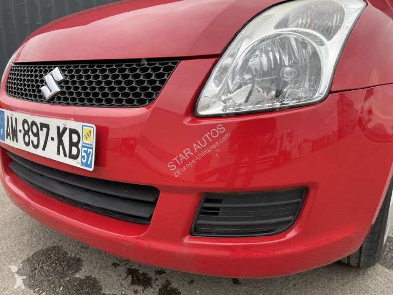 Samochód dostawczy Suzuki