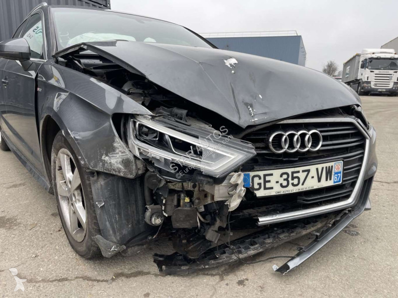 عربة نفعية Audi