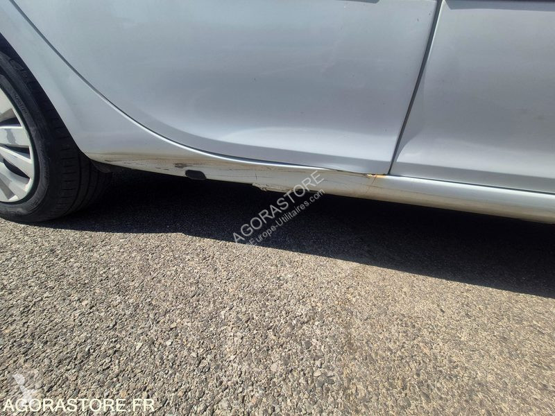 عربة نفعية Renault CLIO