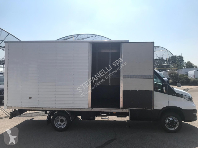 عربة نفعية Iveco DAILY 35C14H BOX
