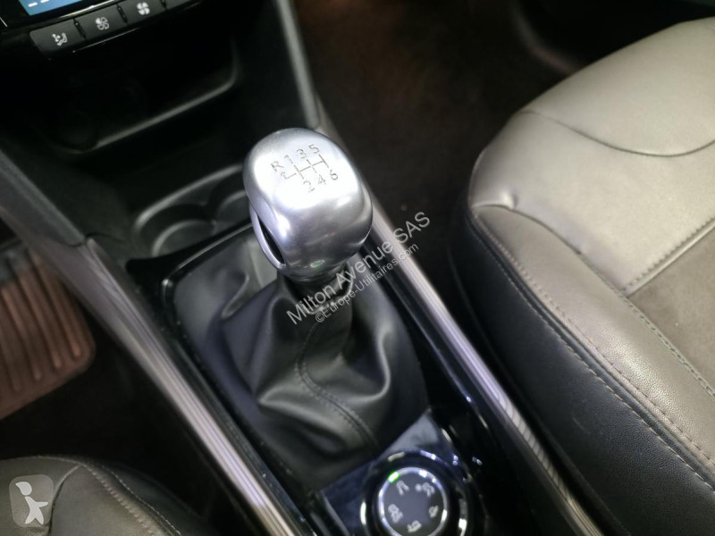 Véhicule utilitaire Peugeot 2008 1.6 e-HDi FAP...