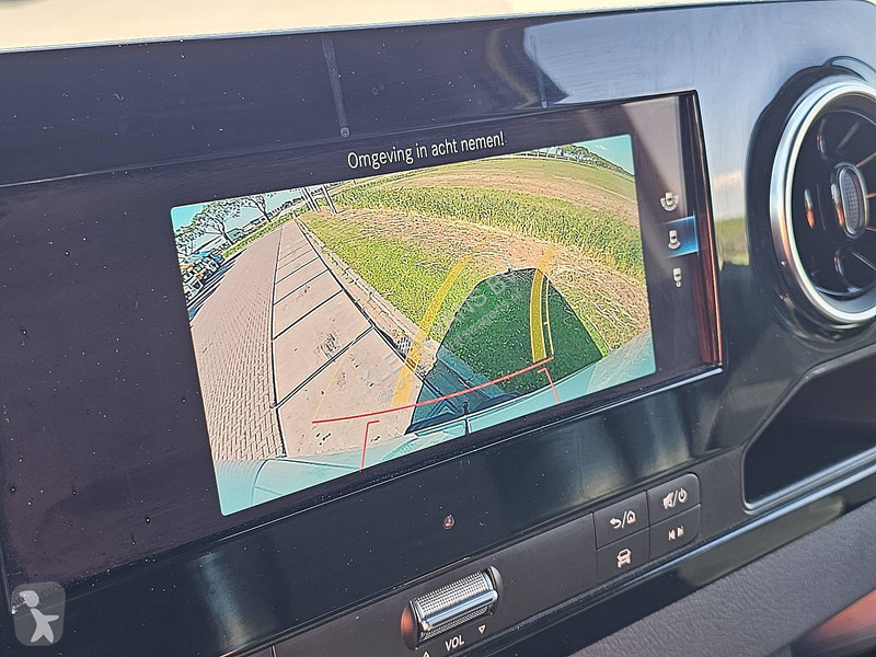Užitkové vozidlo Mercedes 315 L2H2 LED Mbux10 AC!