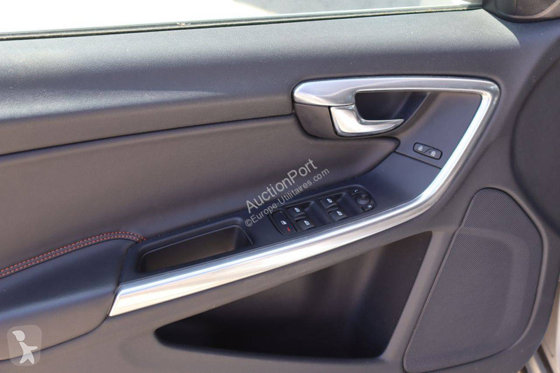 Samochód dostawczy Volvo D3 R-Design