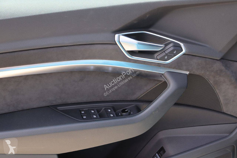 Furgoneta Audi  S Line e-tron