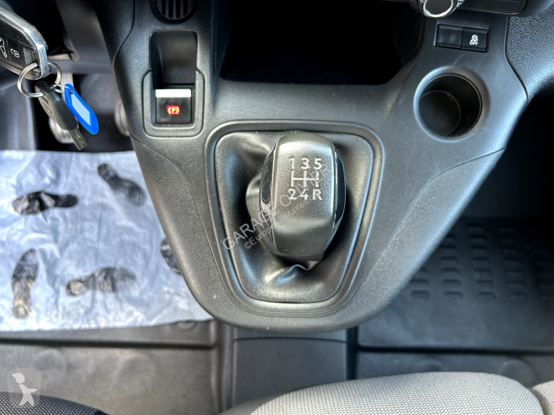Furgoneta Peugeot Standard 1000KG Bluehdi 100...