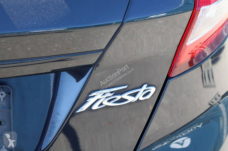 عربة نفعية Ford