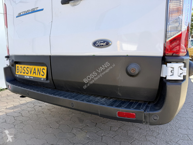 Véhicule utilitaire Ford 68kWh 184PK L4H3...