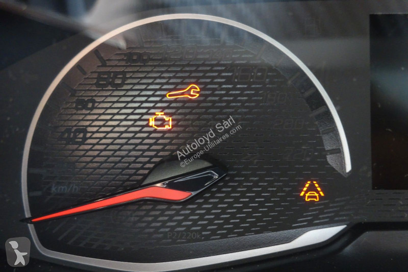 Véhicule utilitaire Peugeot STE 1,5 HDI 100