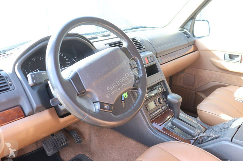 Véhicule utilitaire Land Rover